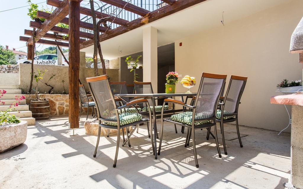 Apartman Bonaca Vrbnik Kültér fotó
