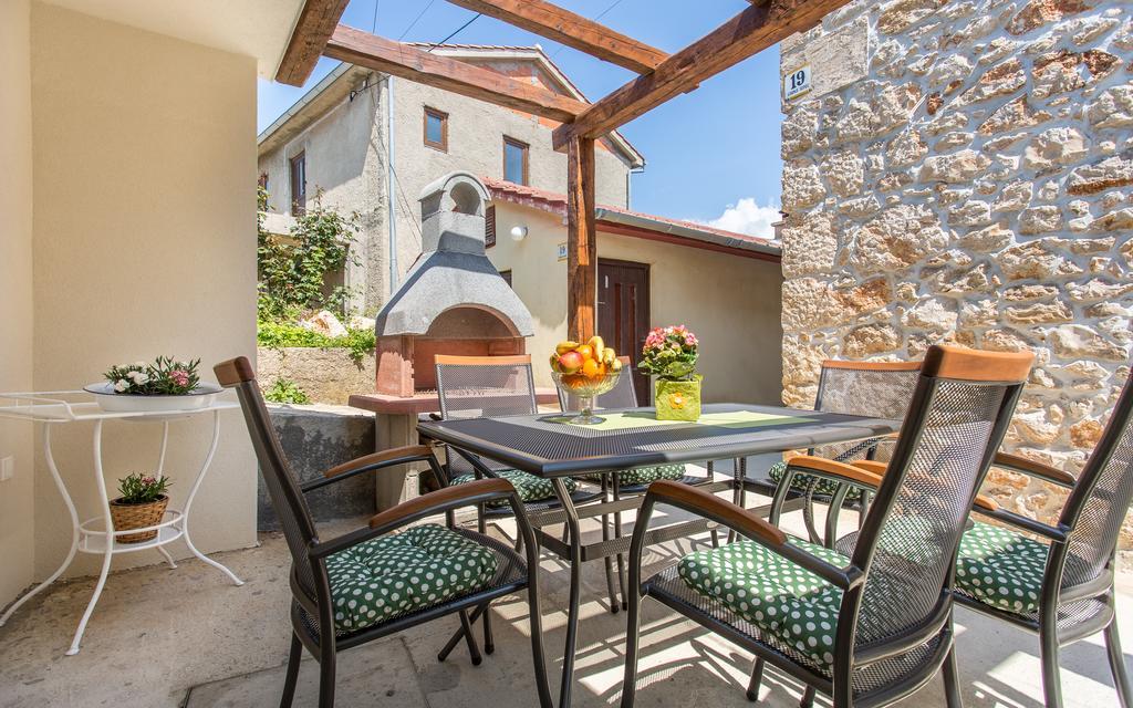 Apartman Bonaca Vrbnik Kültér fotó
